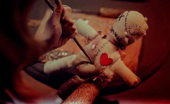 Bị hãm hại bằng “bùa ngải”, cách “giải bùa” nhanh và hiệu quả nhất